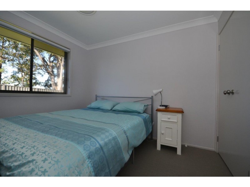 16 Jade Place, Meroo Meadow NSW 2540