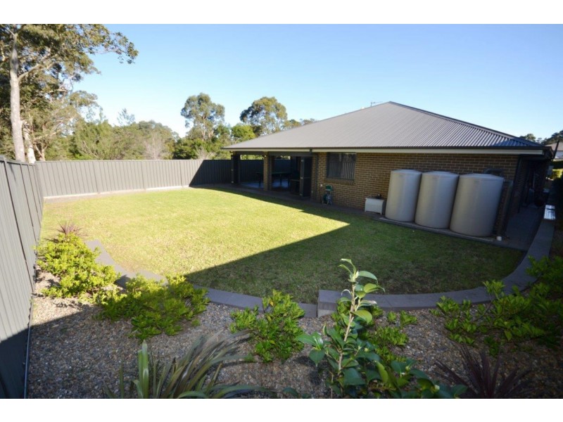 16 Jade Place, Meroo Meadow NSW 2540