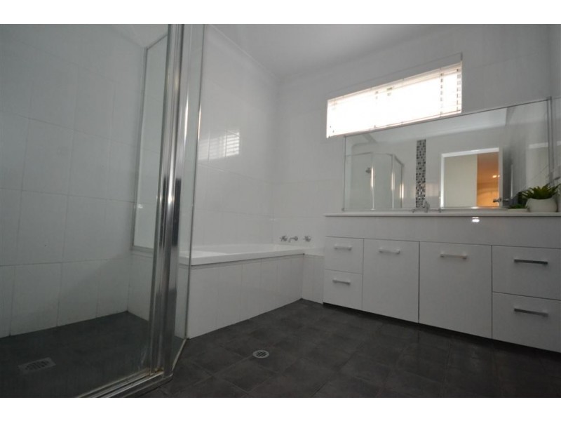 5 Maybern Close, North Nowra NSW 2541