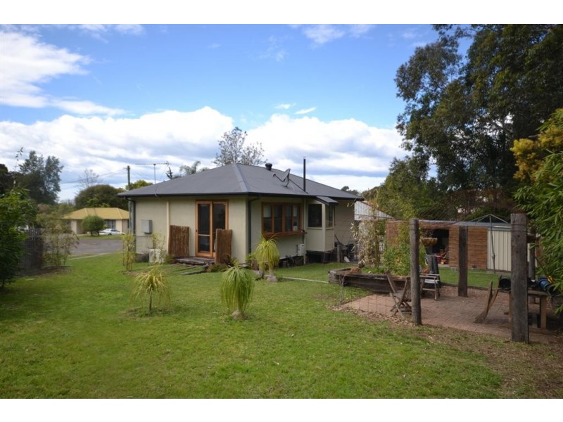 4 Bourne Avenue, Nowra NSW 2541