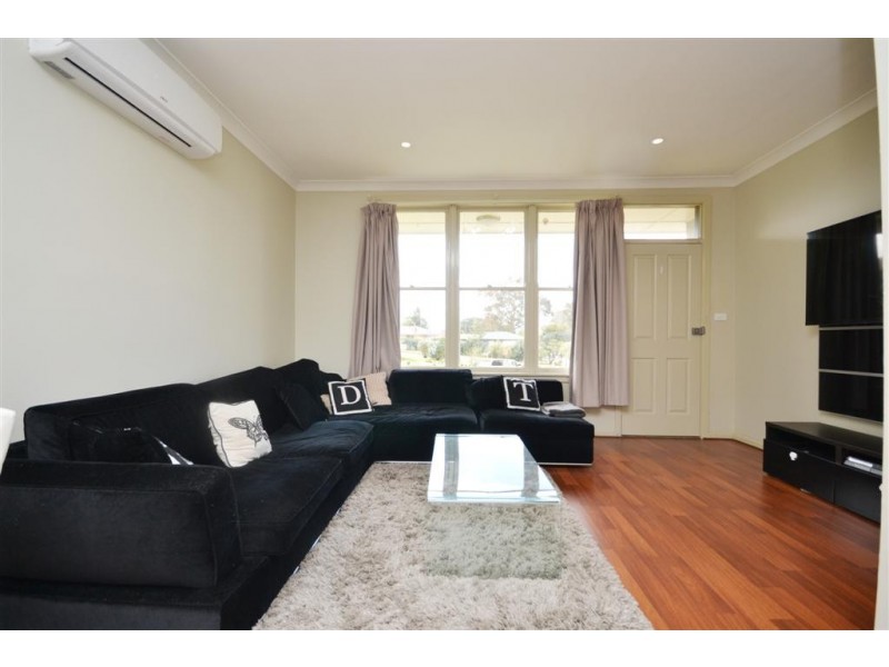 4 Bourne Avenue, Nowra NSW 2541