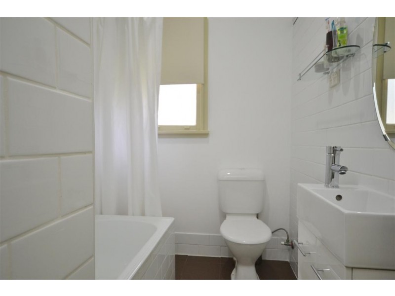 4 Bourne Avenue, Nowra NSW 2541