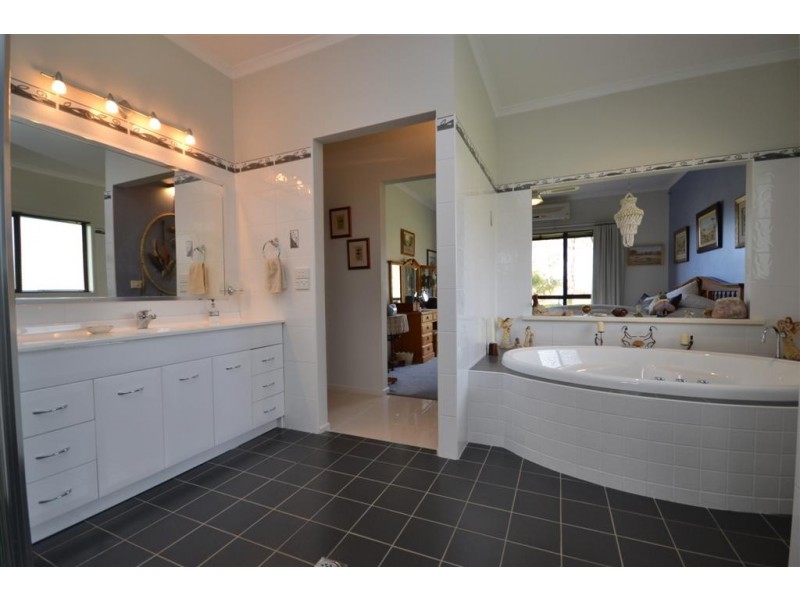 19 Peppermint Drive, Worrigee NSW 2540