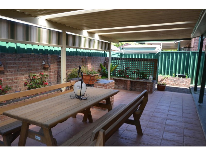 4/56 Brinawarr Street, Bomaderry NSW 2541