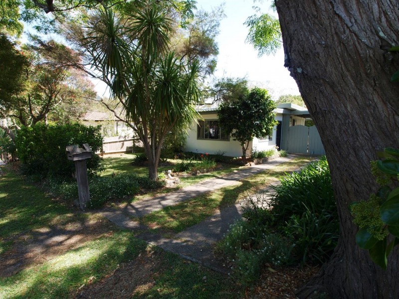 3 Renown Avenue, Shoalhaven Heads NSW 2535