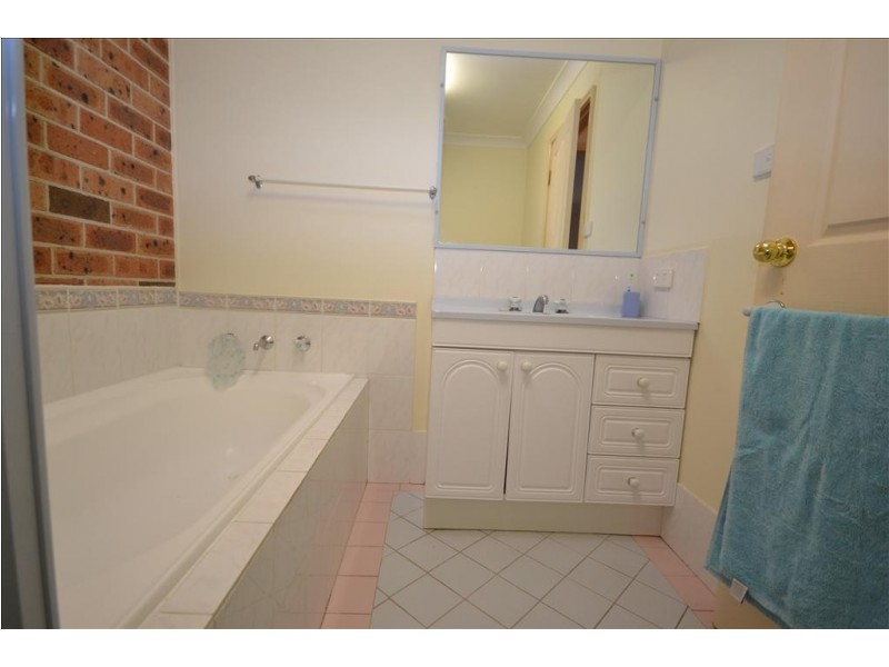 5/2 Maleen Street, Bomaderry NSW 2541