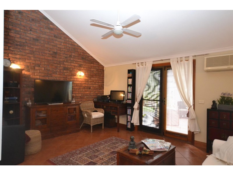 11 Uranna Ave, North Nowra NSW 2541