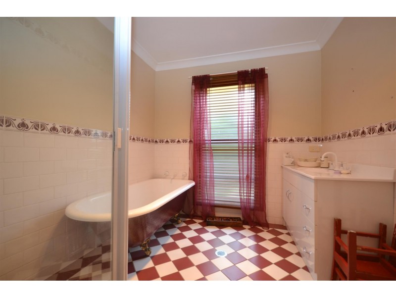 11 Uranna Ave, North Nowra NSW 2541