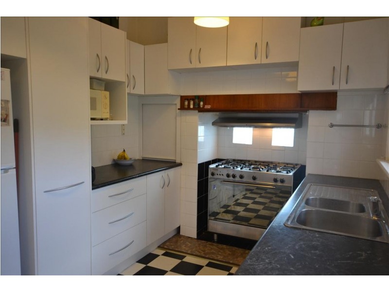 6 Coomea Street, Bomaderry NSW 2541