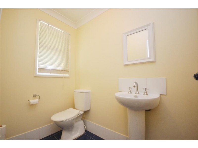 37 Tallais Close, Worrigee NSW 2540