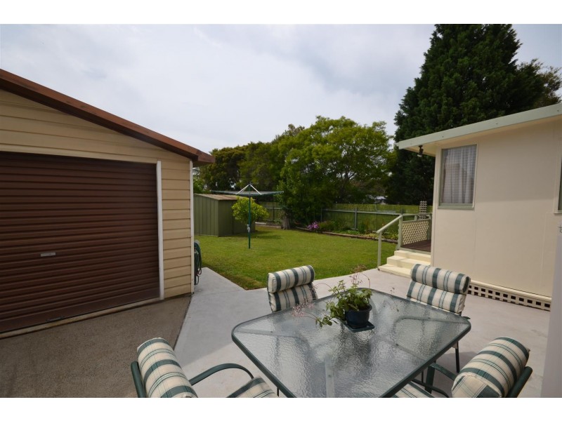 64 Lyndhurst Drive, Bomaderry NSW 2541