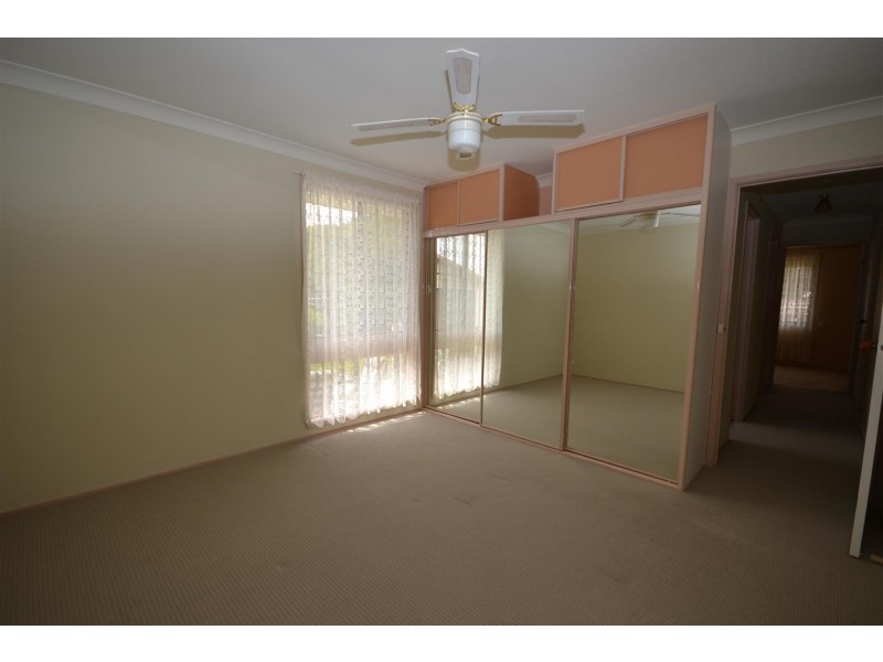 64 Lyndhurst Drive, Bomaderry NSW 2541