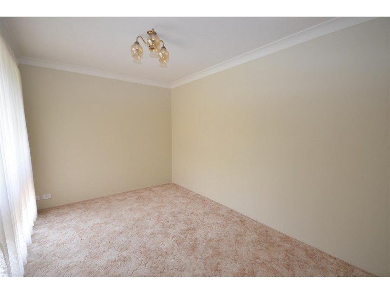 64 Lyndhurst Drive, Bomaderry NSW 2541