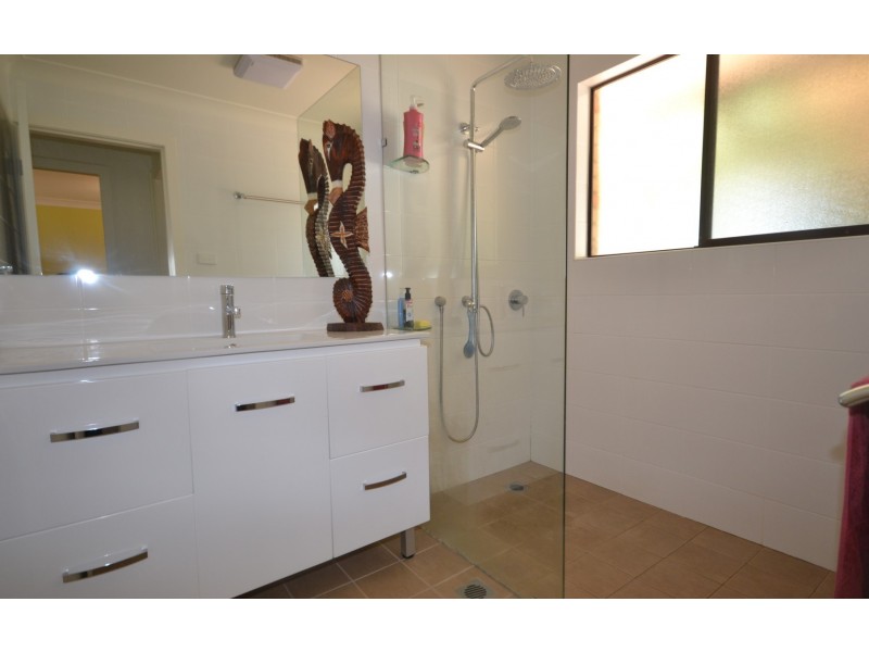 15 Philip Drive, North Nowra NSW 2541