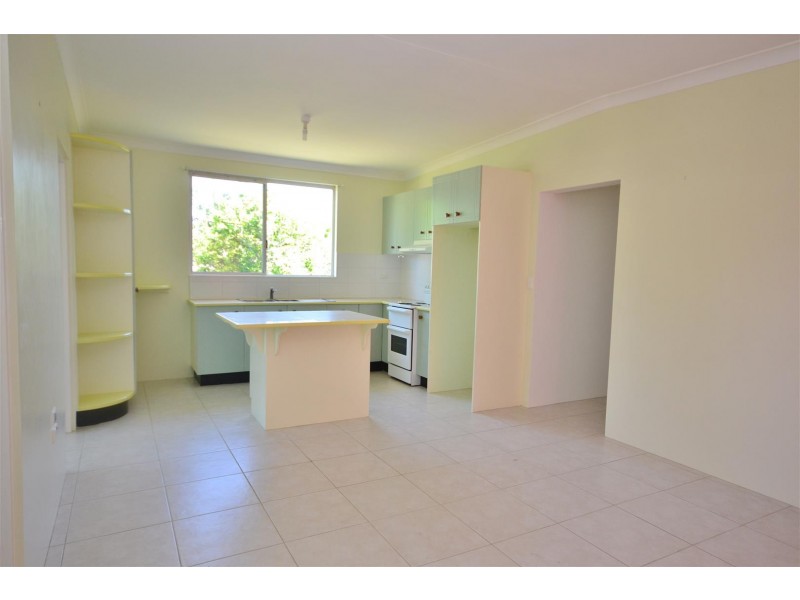 10 West Street, Greenwell Point NSW 2540