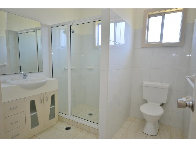 10 West Street, Greenwell Point NSW 2540