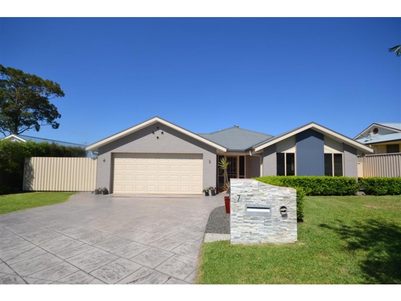 7 Marana Close, Nowra NSW 2541