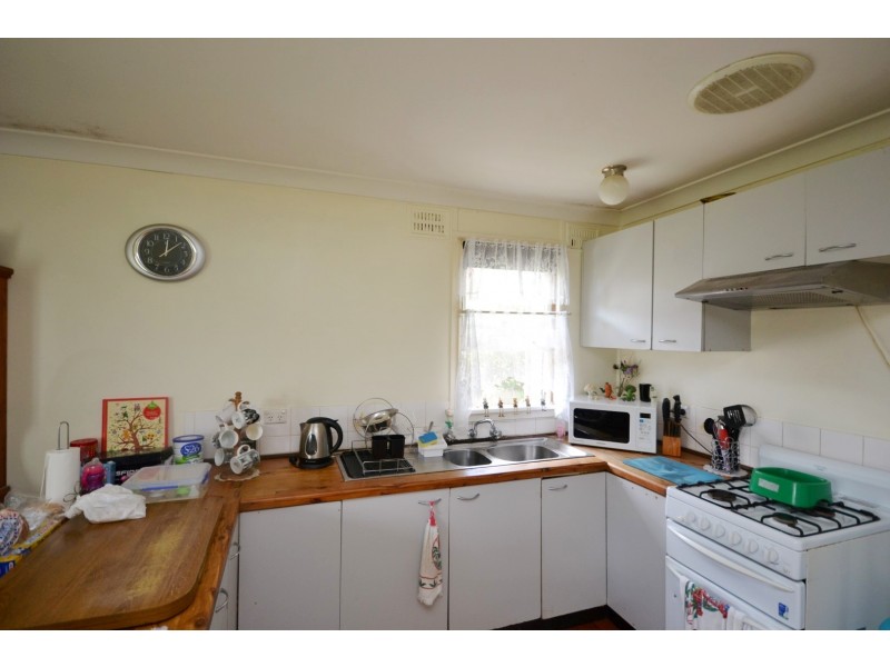 18 Queenborough Street, Nowra NSW 2541