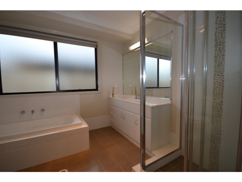 11 Riveroak Road, Worrigee NSW 2540