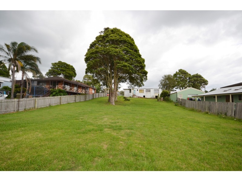 82 Greenwell Point Road, Greenwell Point NSW 2540