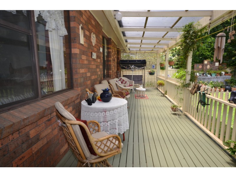 24 Yeovil Drive, Bomaderry NSW 2541