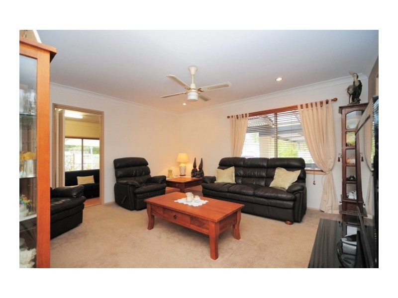 4 Emery Close, Bomaderry NSW 2541