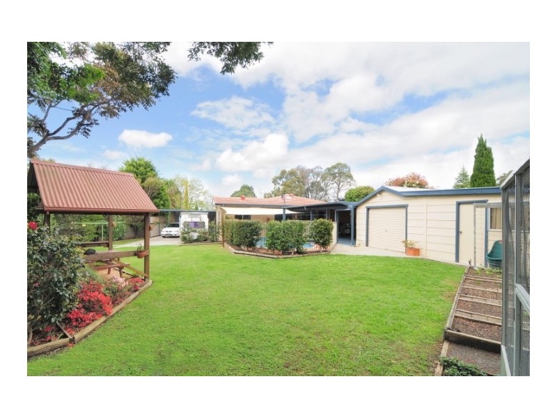4 Emery Close, Bomaderry NSW 2541