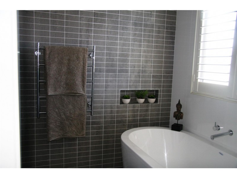 11 Staples Street, Shoalhaven Heads NSW 2535