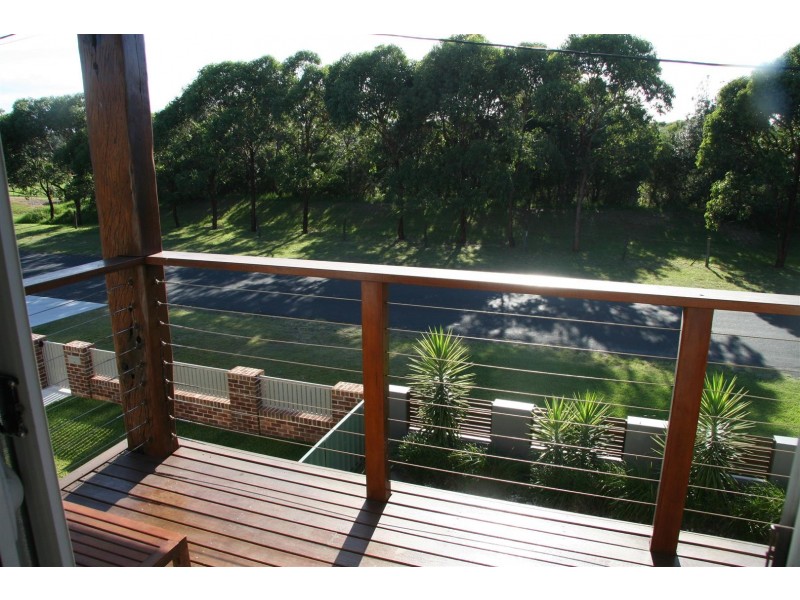 11 Staples Street, Shoalhaven Heads NSW 2535