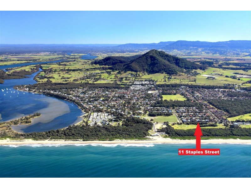 11 Staples Street, Shoalhaven Heads NSW 2535