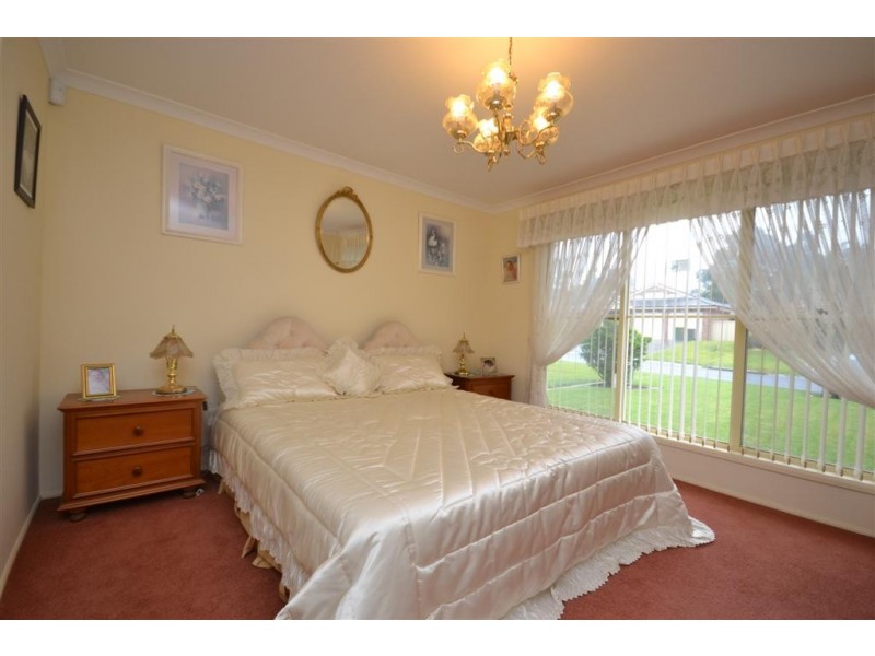 17 Kardella Avenue, Nowra NSW 2541