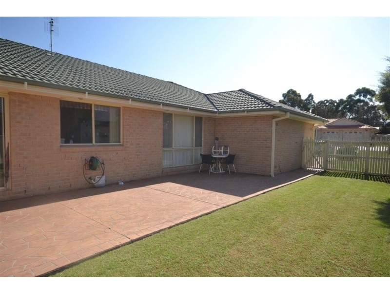 17 Kardella Avenue, Nowra NSW 2541