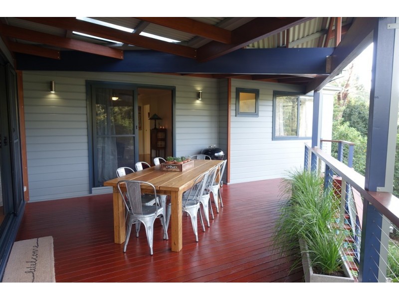 10 Nita Place, Bomaderry NSW 2541