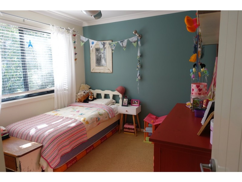 10 Nita Place, Bomaderry NSW 2541