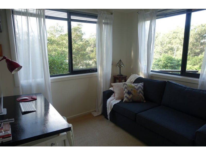 10 Nita Place, Bomaderry NSW 2541