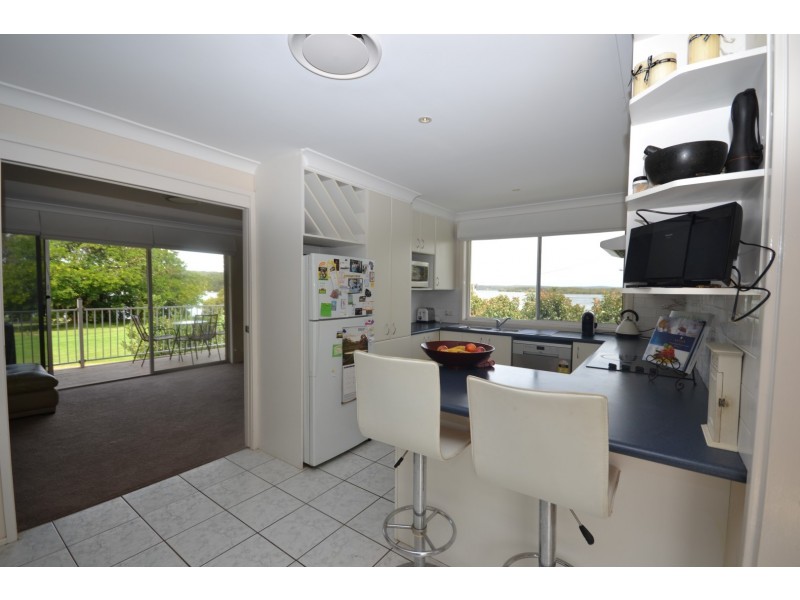 19 Crookhaven Drive, Greenwell Point NSW 2540