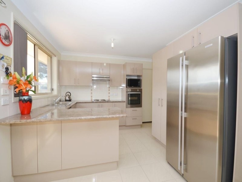10 Neptune Place, Worrigee NSW 2540