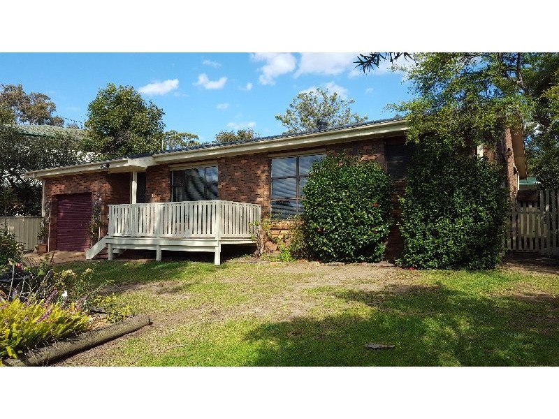 24 Yeovil Drive, Bomaderry NSW 2541