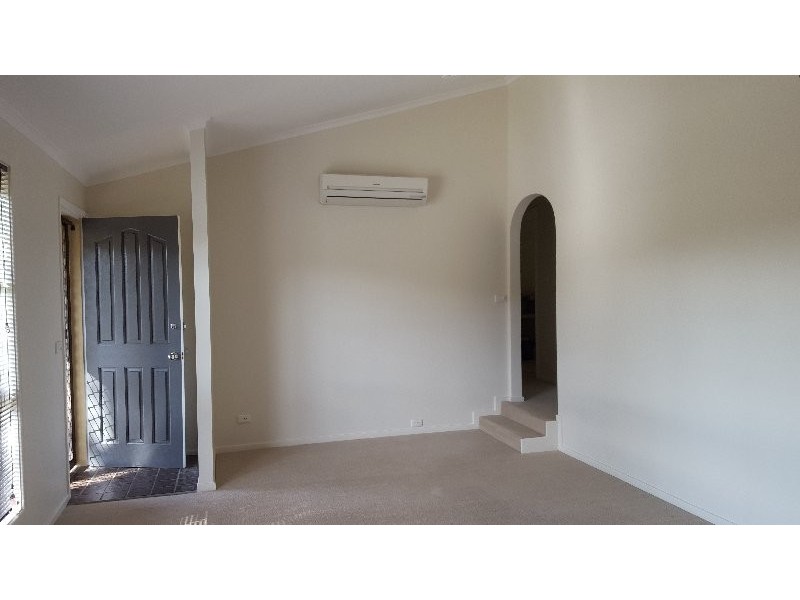 24 Yeovil Drive, Bomaderry NSW 2541