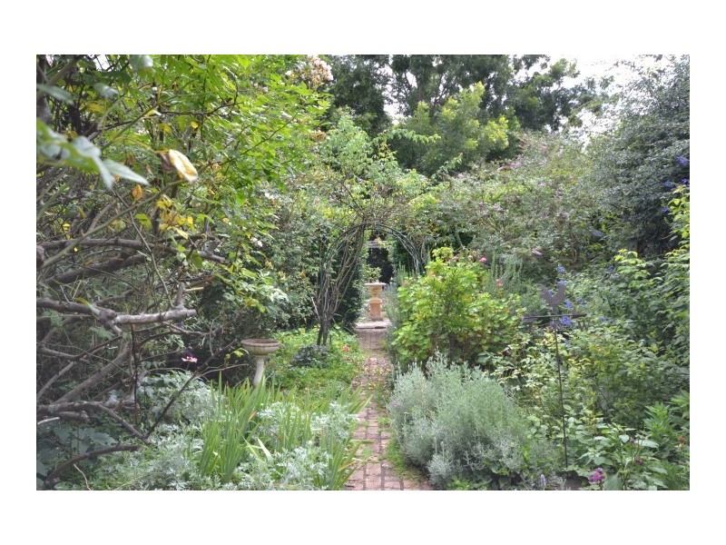 19 Ferry Lane, Nowra NSW 2541