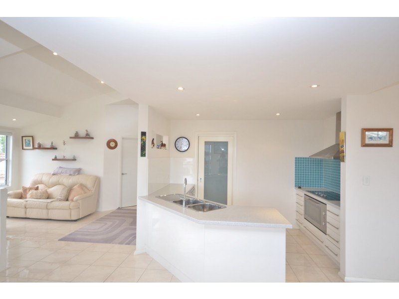 17 Jervis Street, Greenwell Point NSW 2540