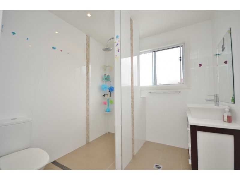 17 Jervis Street, Greenwell Point NSW 2540