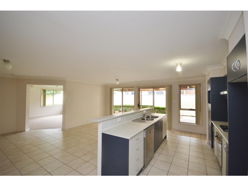 5 Bluewattle Road, Worrigee NSW 2540