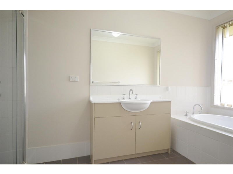 5 Bluewattle Road, Worrigee NSW 2540