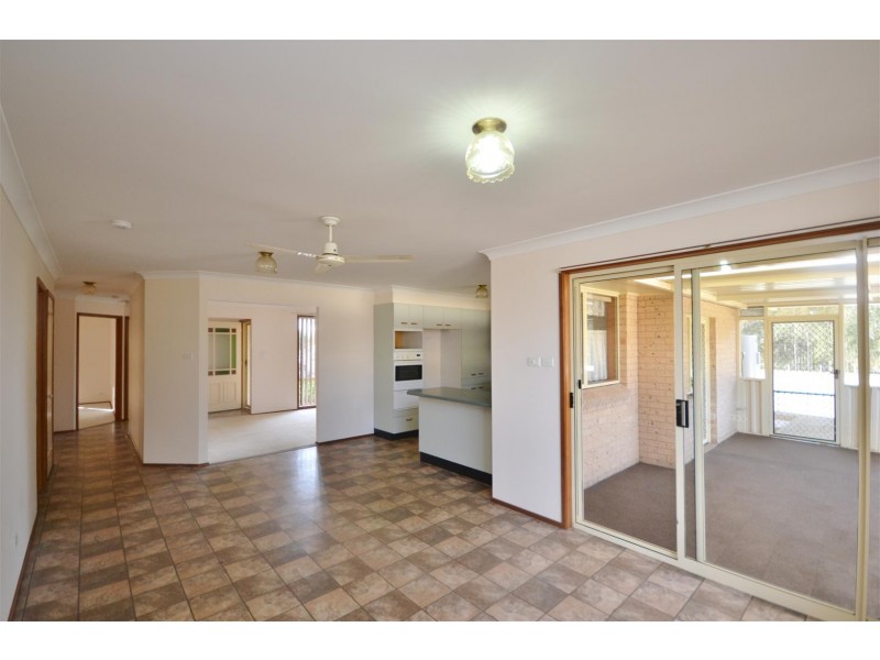 27 Socrates Place, Worrigee NSW 2540