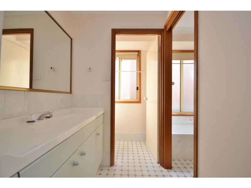 27 Socrates Place, Worrigee NSW 2540