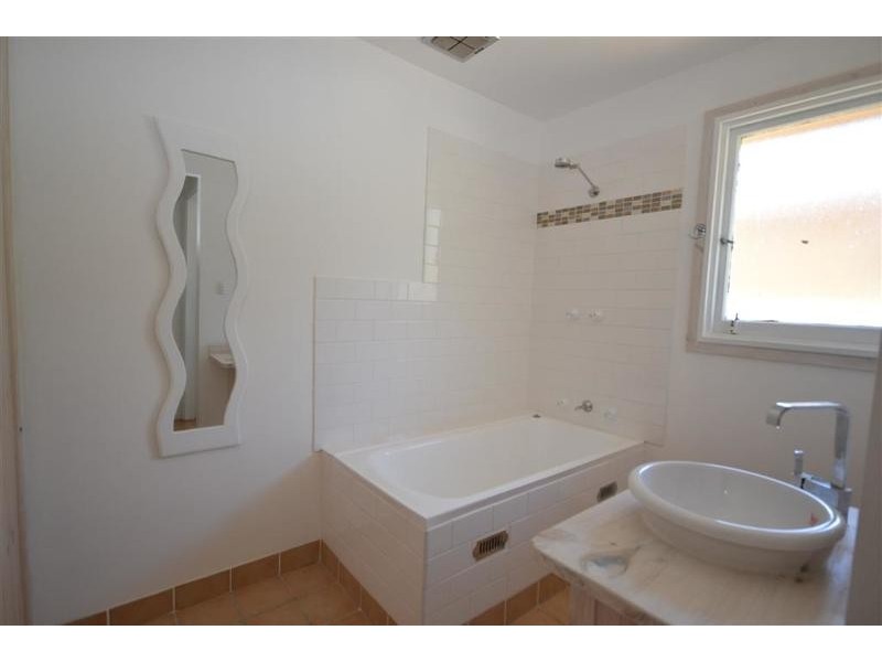 235 Kinghorne Street, Nowra NSW 2541