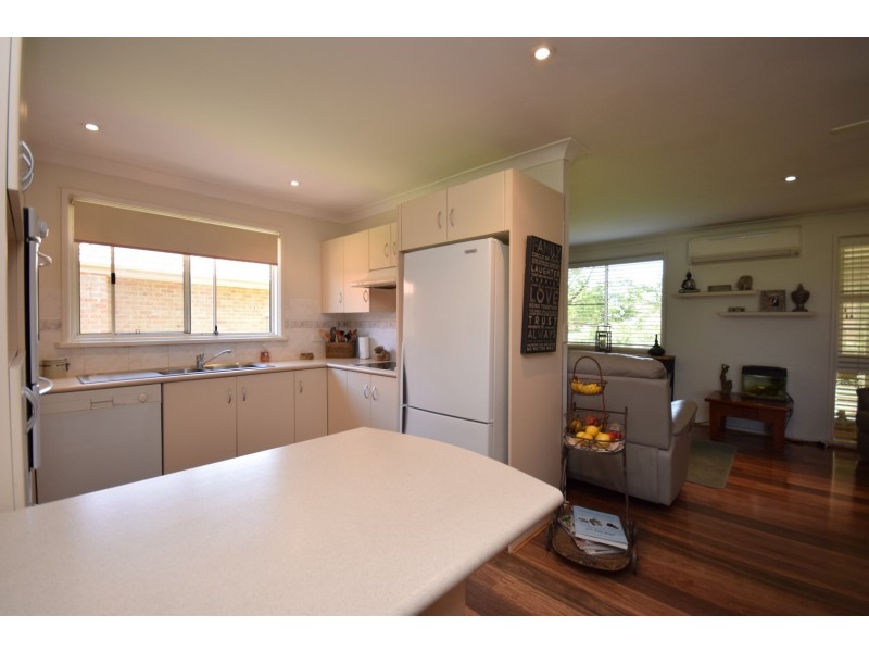 30 Lyrebird Drive, Nowra NSW 2541