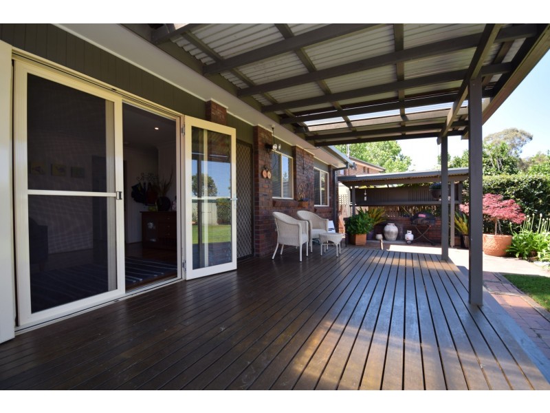 30 Lyrebird Drive, Nowra NSW 2541