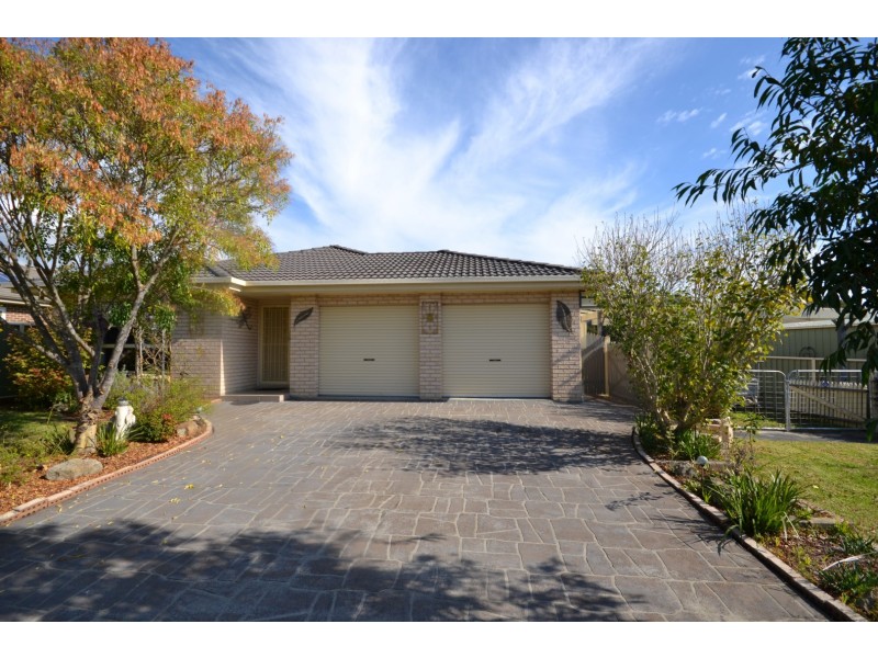 2 Hesperus Close, Nowra NSW 2541